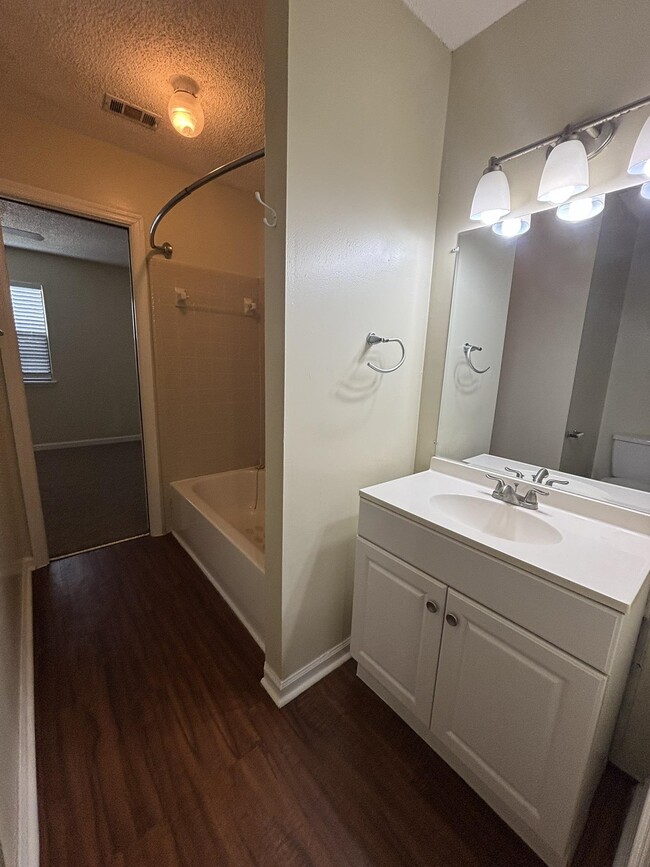 Building Photo - 4099 Blind Brook Ct