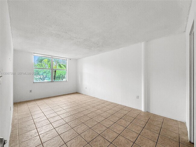 Building Photo - 1800 Sans Souci Blvd