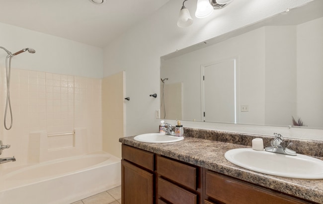 Building Photo - Glenpool 4 Bed 2 Bath with Open and Split ...