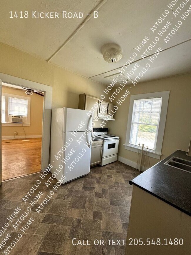 Building Photo - 2-Bed/1-Bath Apartment with Bonus Room!