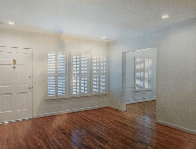 Building Photo - 11861 Laurelwood Dr