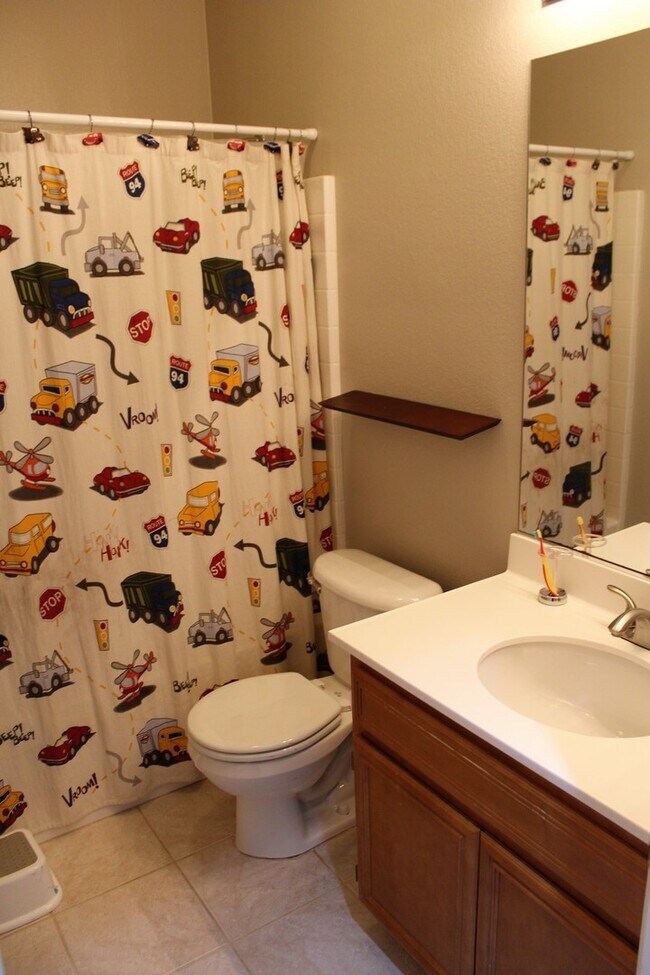 Building Photo - Beautiful 4 Bed 2.5 Ba, Single Story Pool Home with RV/Boat Parking