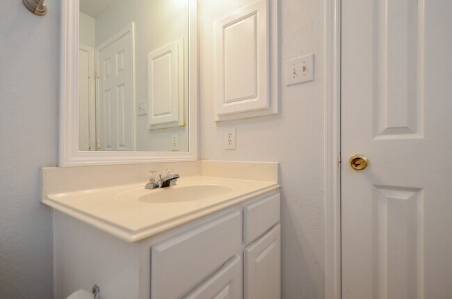 Building Photo - 14410 Pelican Marsh Dr