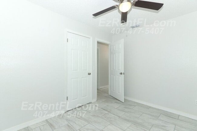 Building Photo - 3833 Holly Ct