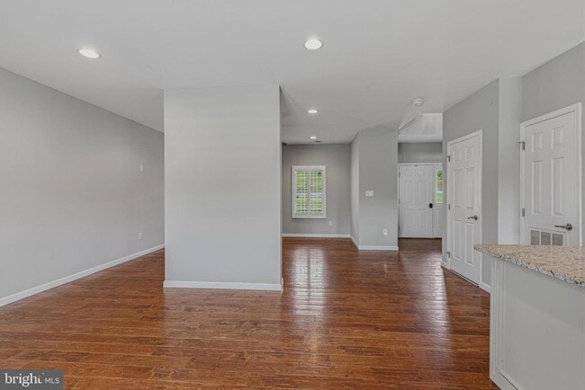 Building Photo - 40923 Browns Ln