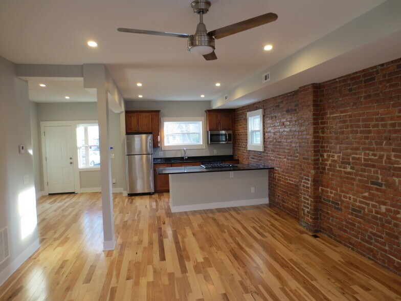 Building Photo - 4411 Franklin Blvd