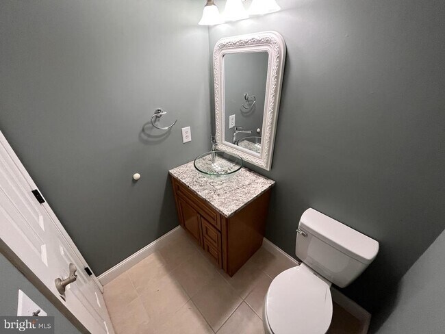 Building Photo - 3762 Farmland Dr