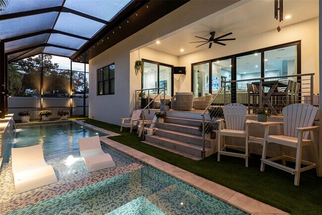 Building Photo - 3624 S Gardenia Ave