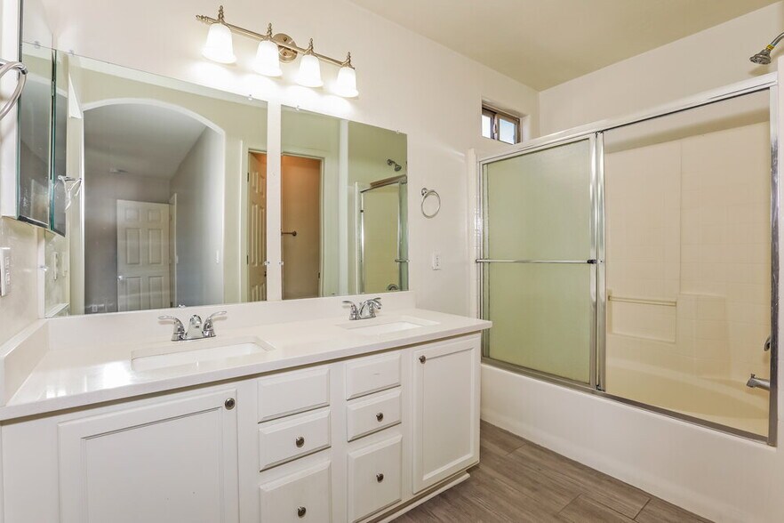 Building Photo - 41302 N Cambria Dr