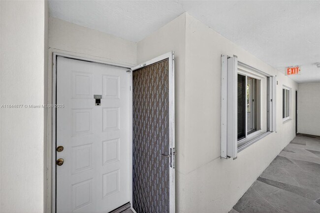 Building Photo - 7214 S Devon Dr
