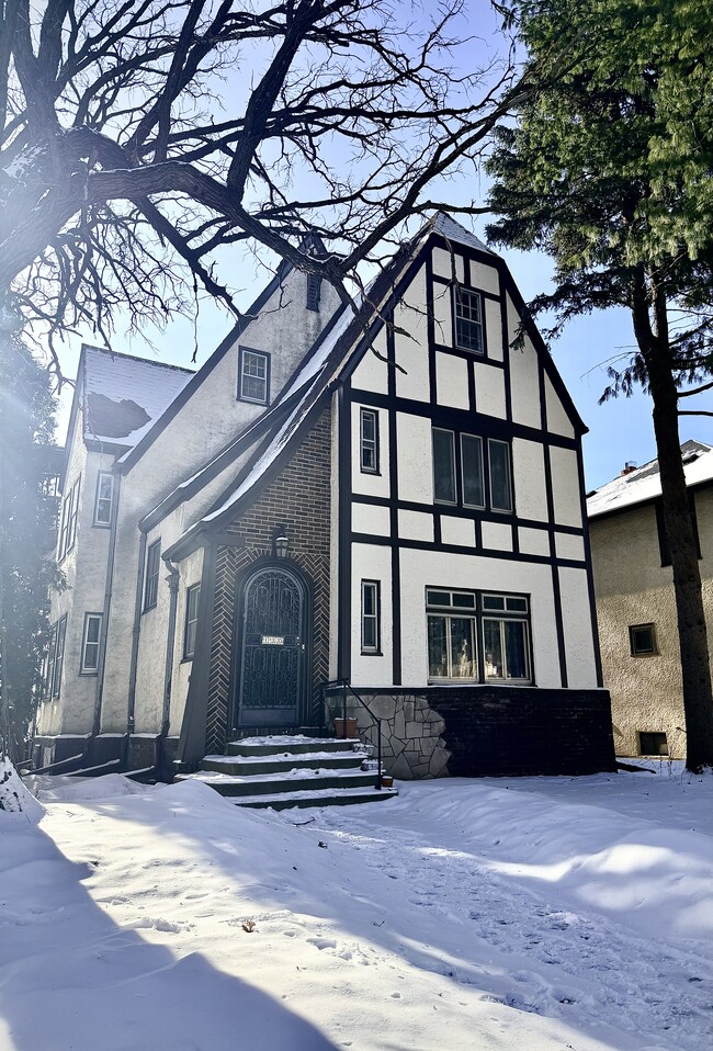 Building Photo - 130 Orlin Ave SE