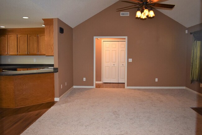 Building Photo - 2470 Navigator Cir