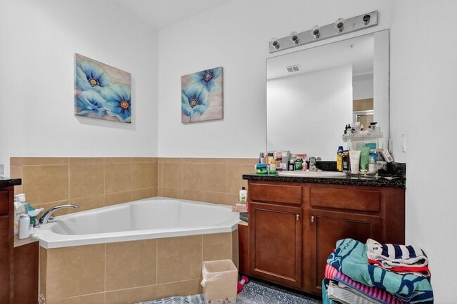 Building Photo - 2705 SW 119th Way