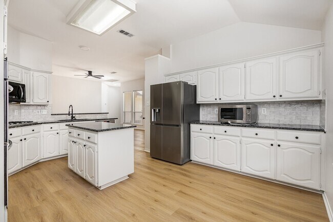 Building Photo - 745 Amhurst Ct