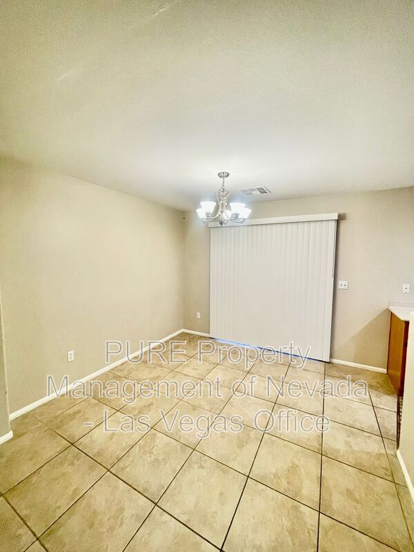 Building Photo - 3528 Laguna Veneta Ave