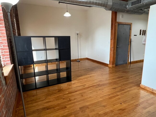 Building Photo - 325 Lafayette St