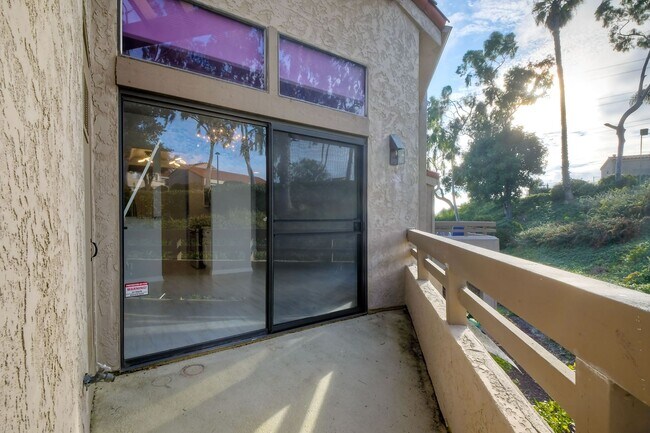 Building Photo - 1951 Swallow Ln