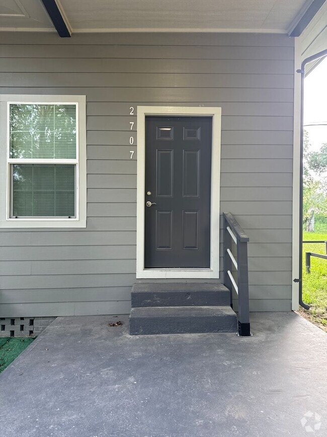 Building Photo - One bedroom in Monroe!