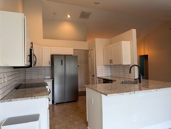 Building Photo - 3 Bed 1 Bathroom Single Family Home Available in Miamisburg*