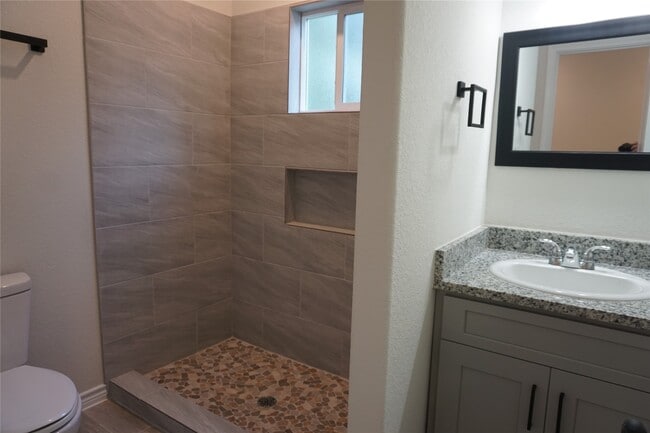 Building Photo - 10088 Calendar St