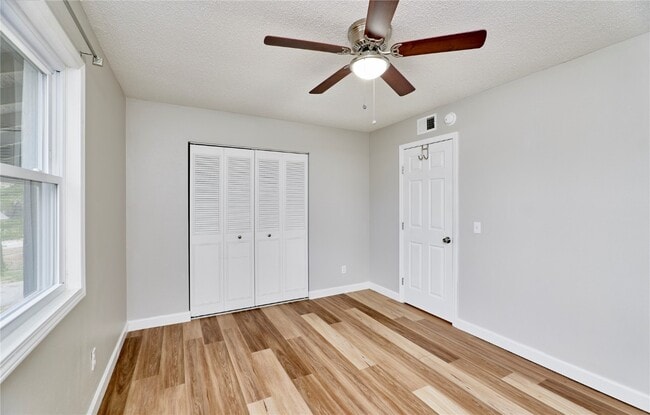 Building Photo - 2402 Savoy Dr