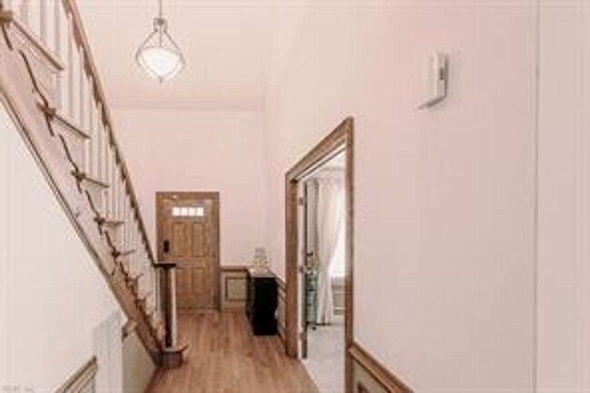 Building Photo - Gorgeous 4 bed, 3 bath in Great Bridge!