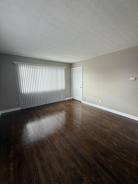 Building Photo - 1733 Bachmann Dr