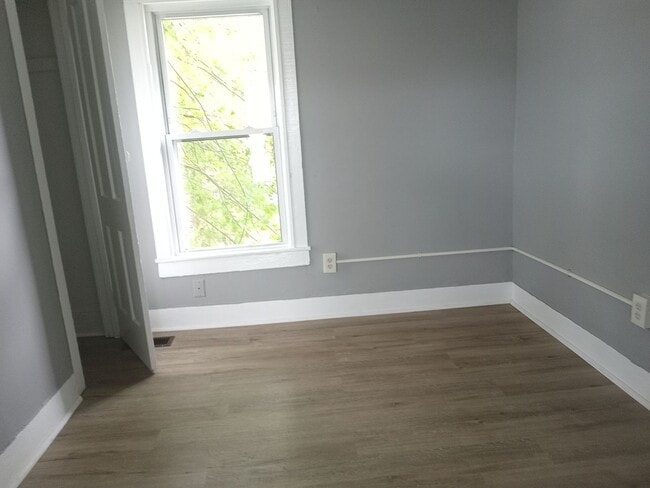 Building Photo - 718-720 E Grape St.