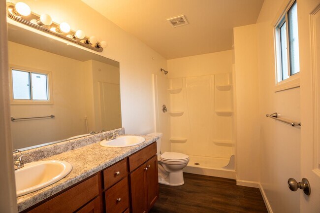 Building Photo - 1720 E Hermosa Dr