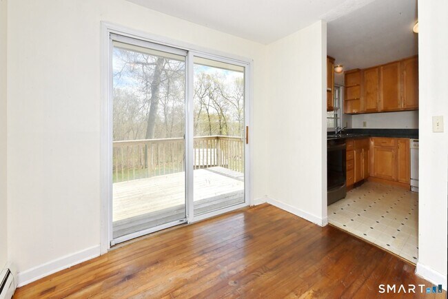 Building Photo - 18 Old Young St