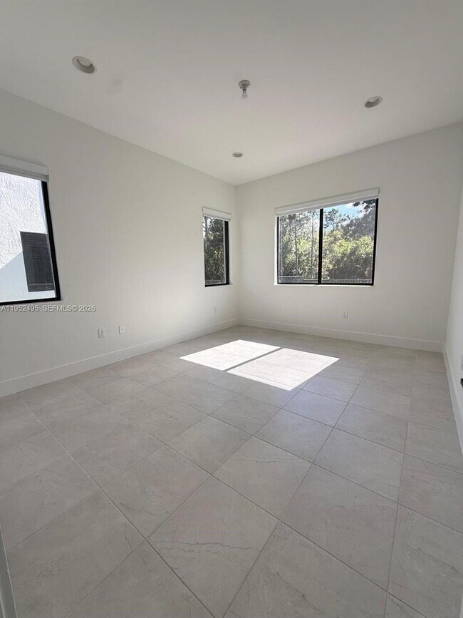 Building Photo - 5816 Agostino Way