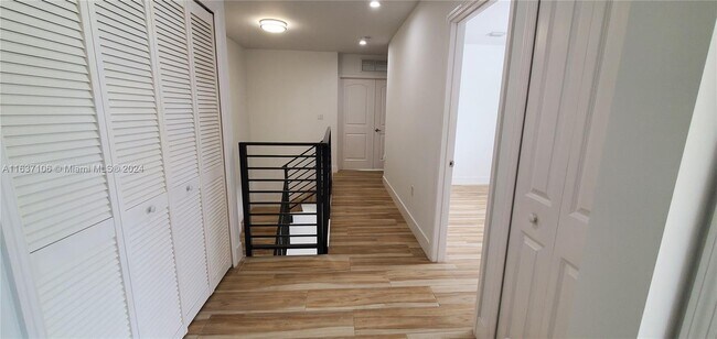 Building Photo - 3620 Thomas Ave