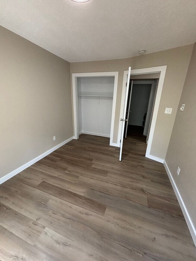 Building Photo - Fairview Apartments