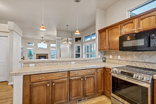 Building Photo - LUXURY PATIO HOME IN DISTRICT 20 SHOWING B...
