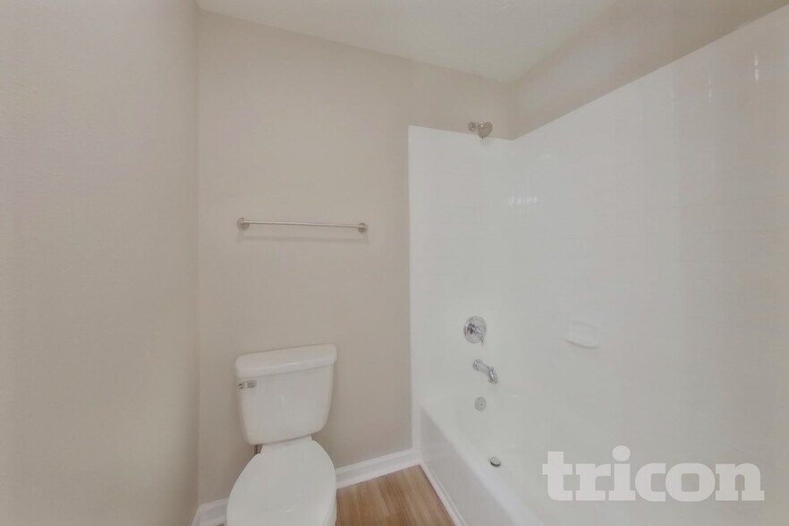Building Photo - 1024 Tradewinds Dr