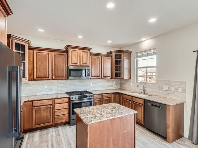 Building Photo - Stunning 4 Bed, 3 Bath Home in Aurora, CO!!