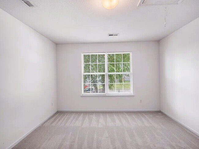 Building Photo - 211 Night Heron Dr