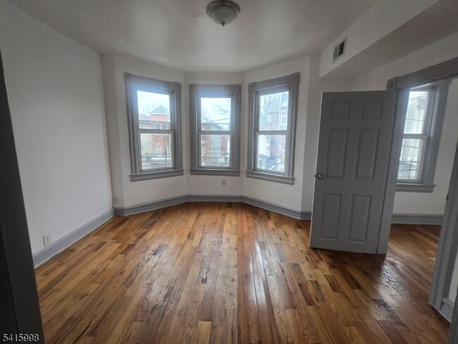 Building Photo - 102 South St