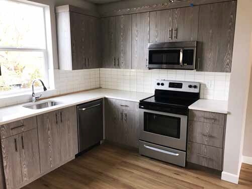 Interior Photo - 424 NE Stafford St