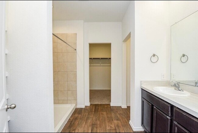 Building Photo - 21170 Alder Oaks Dr