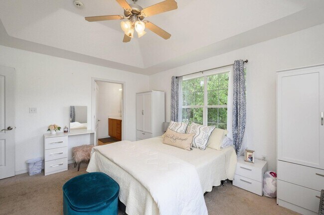 Building Photo - PRICE DROP!! Wonderful 4-Bedroom in Driftwood Estates