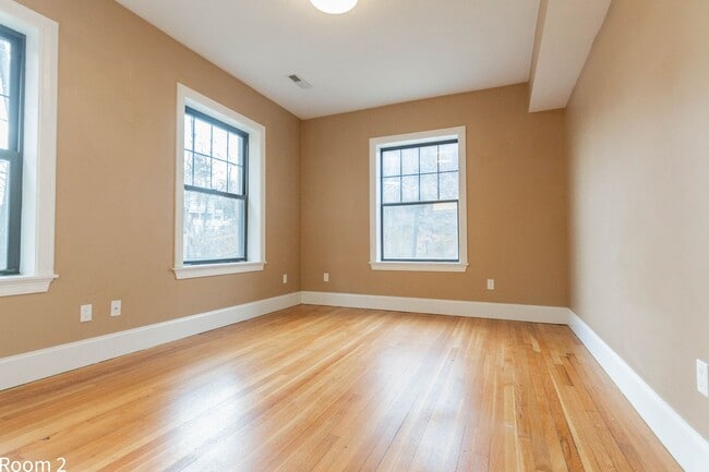 Building Photo - 1588 Beacon St