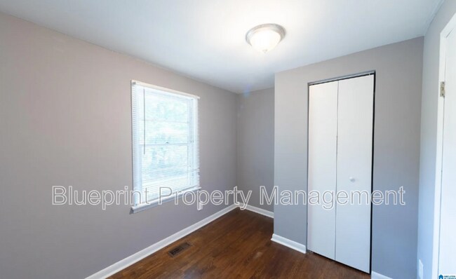 Building Photo - 2242 3rd Ave S