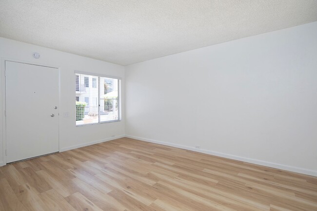 Building Photo - *OPEN HOUSE: 5/10 12-2PM* Spacious 1 BR in...