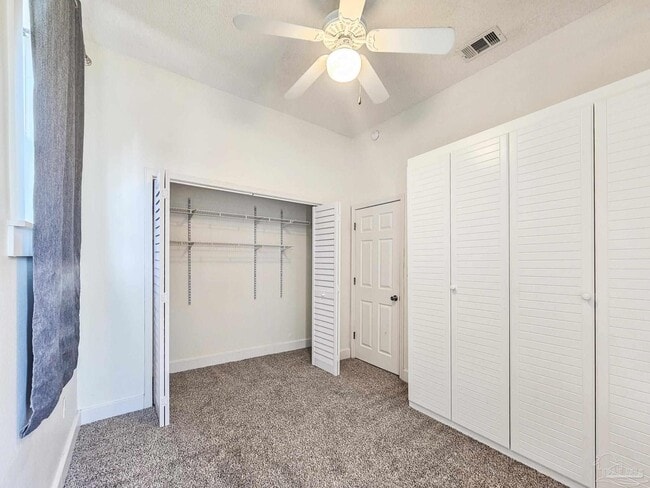 Building Photo - 919 E La Rua St