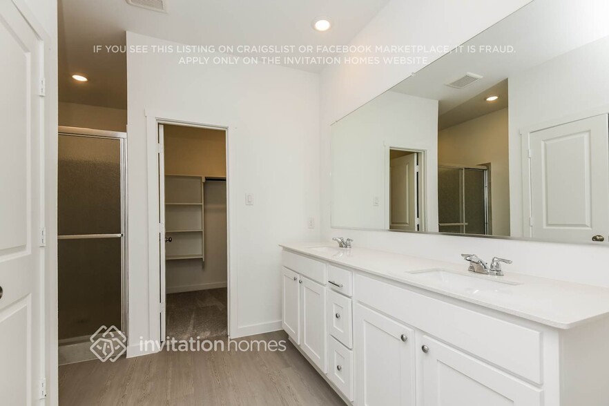 Building Photo - 312 Sedalia Trl