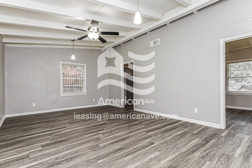 Building Photo - 4121 Calhoun Dr