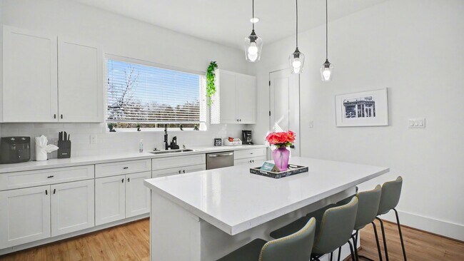 Building Photo - 2802 Tierwester St