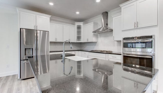 Primary Photo - Available Now - Beautiful Open Floorplan 3...