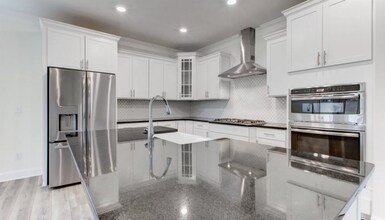 Building Photo - Available Now - Beautiful Open Floorplan 3...